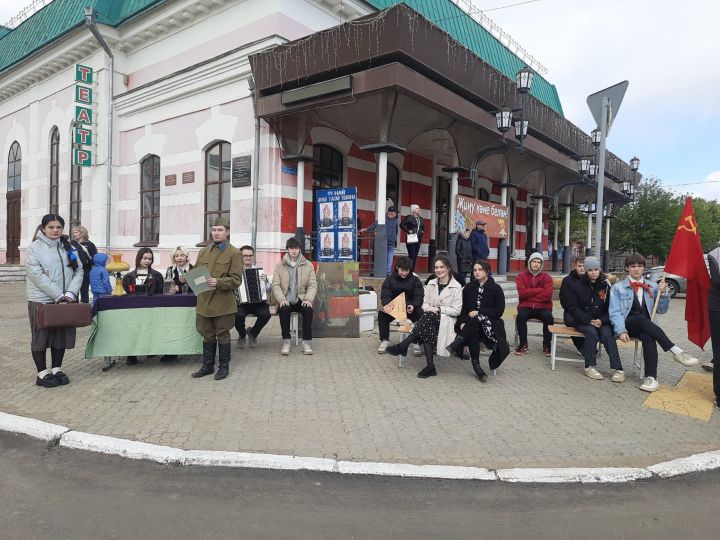 Педагоги и студенты педколледжа «оживили» картину «Хуш, Минзэлэ...»