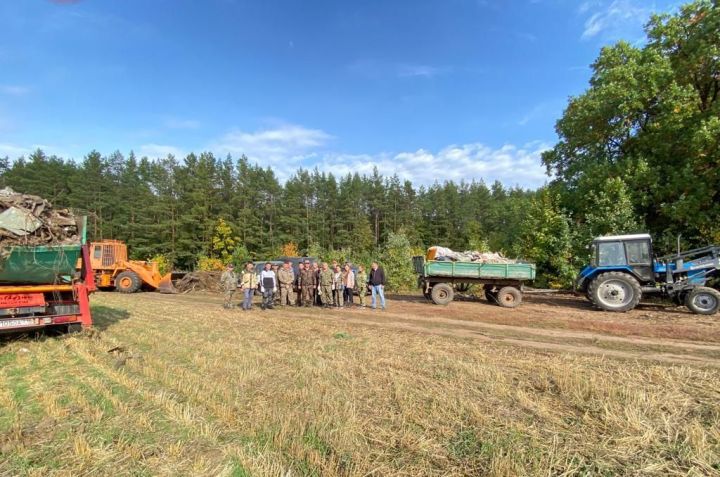 ГКУ «Мензелинское лесничество» приглашает очистить леса от мусора и сухостоя