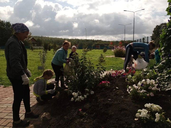 В поселке имени Воровского через труд воспитывают бережное отношение к природе родного края