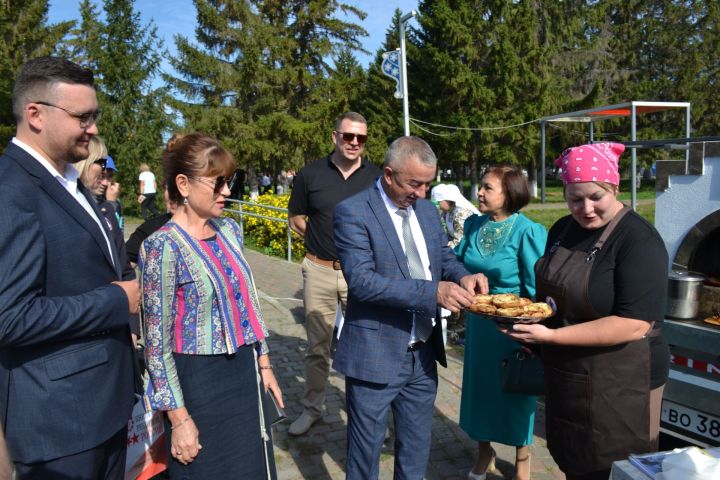 На первом республиканском семейном фестивале сыра в Мензелинске зарегистрировали всероссийский рекорд