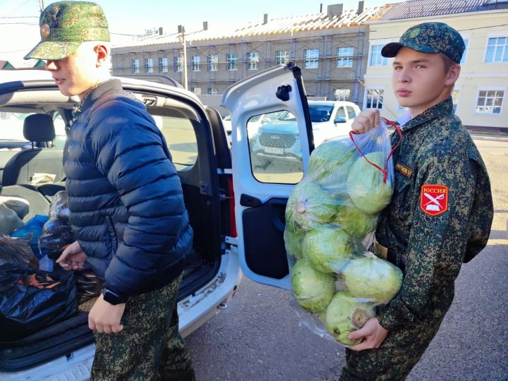 Кадетская школа-интернат присоединилась к акции «Своих не бросаем»