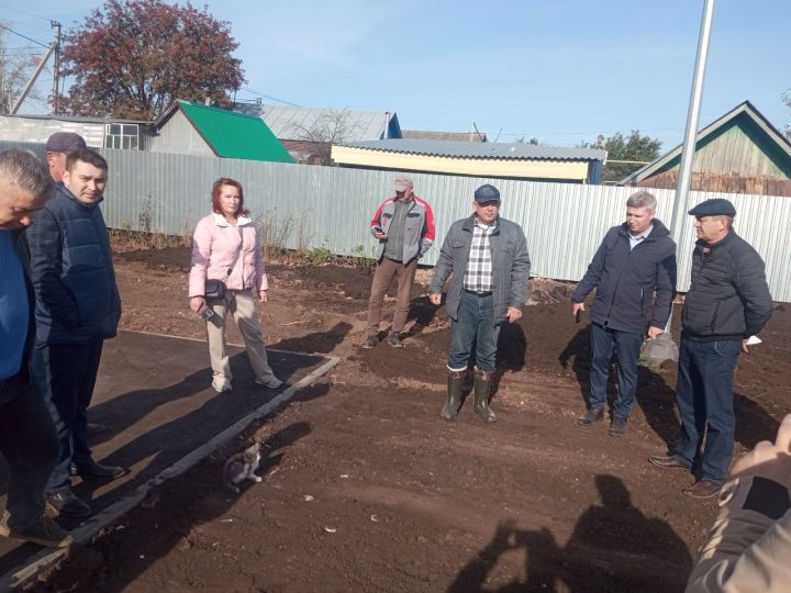 Глава Мензелинского района ознакомился с ходом ремонтных и строительных работ в городе