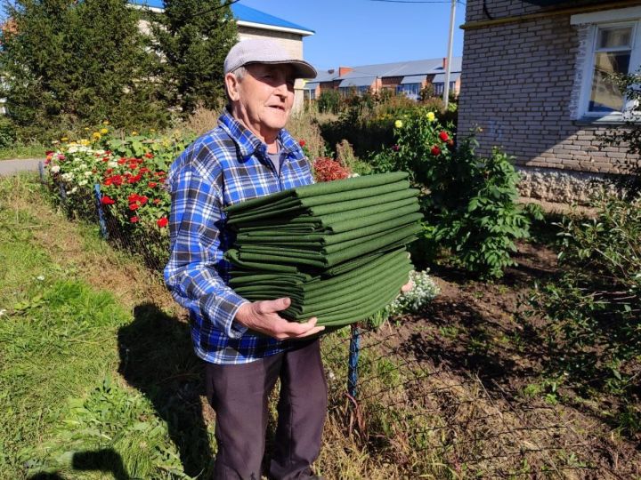 Волонтеры-пенсионеры из Мензелинска помогают бойцам СВО