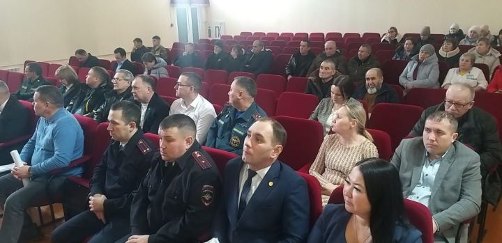 В Мензелинском районе сходы проходят в форме обсуждения проблем