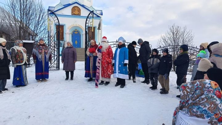 Жители села Коноваловка весело отметили праздник Рождества